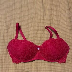 Victoria’s Secret Dream Angels Padded No Wire Red Lace Bra
